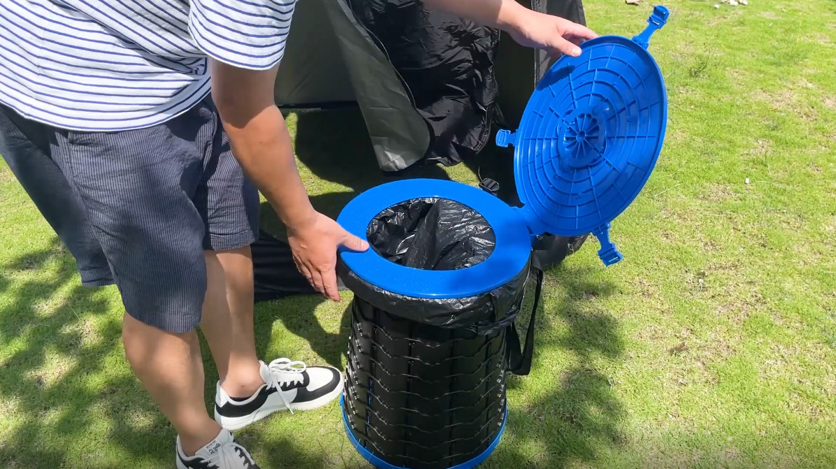 XXL Portable Camping Toilet – 880lbs Capacity, Adjustable 19.7″ Height, Collapsi