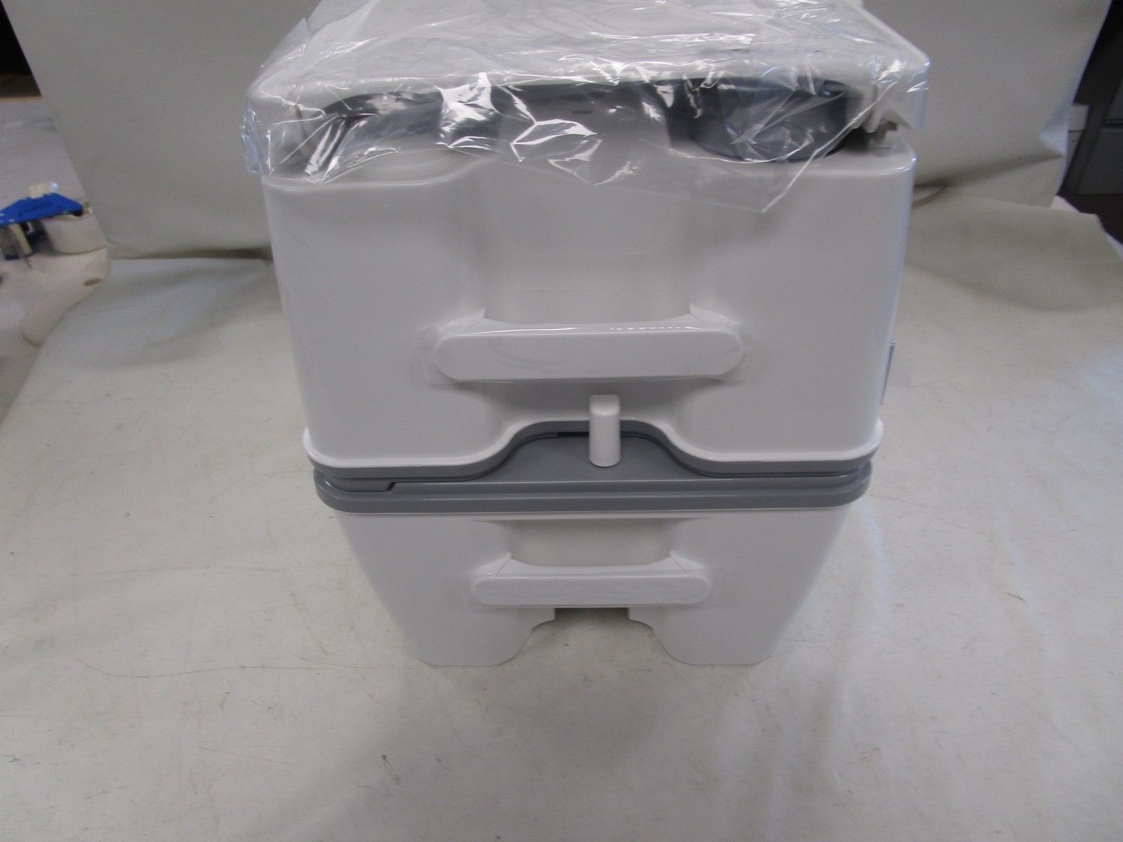 THETFORD PORTA POTTI 565E CURVE PORTABLE TOILET SOFT CLOSE SEAT WHITE 92306