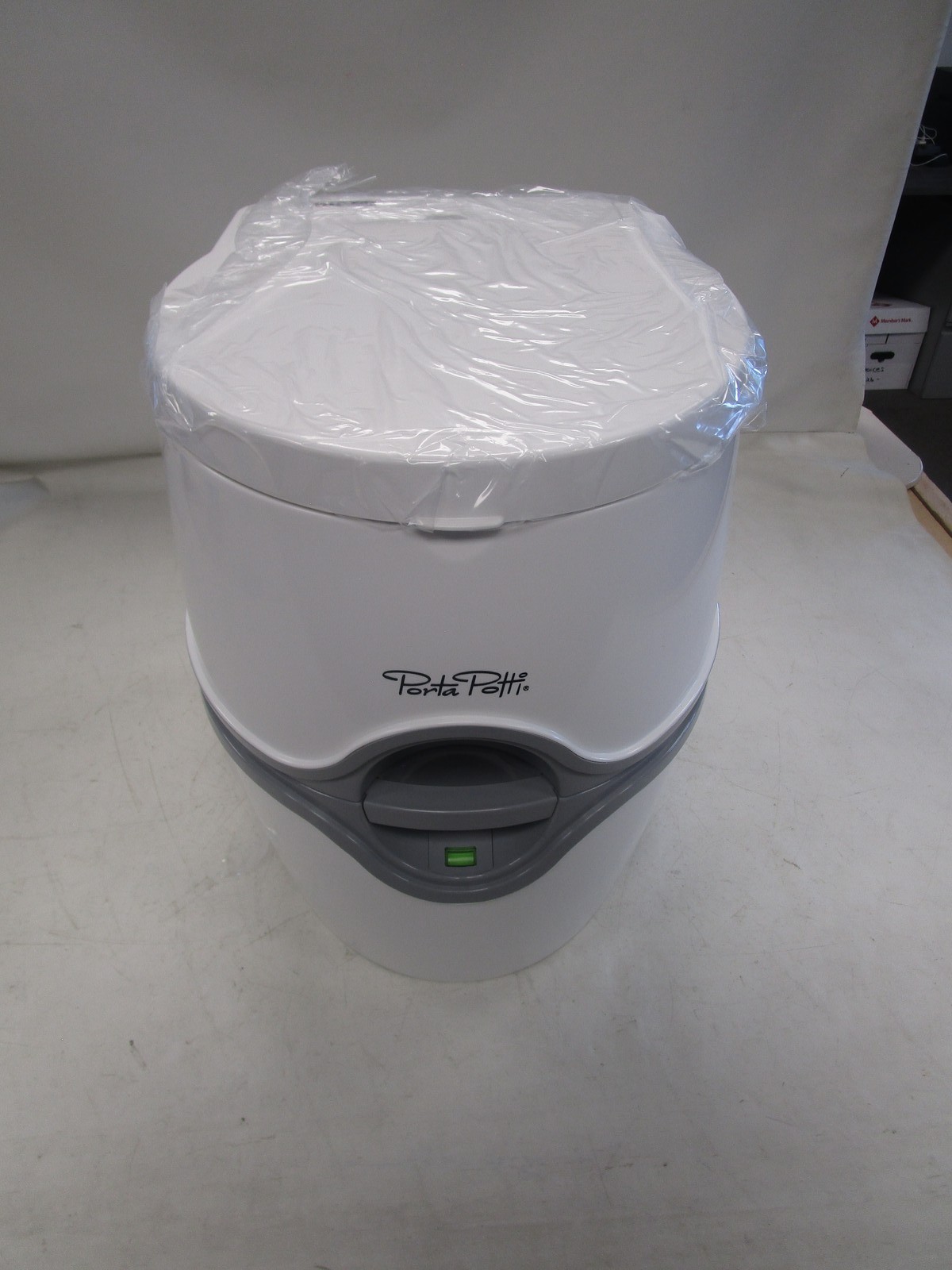 THETFORD PORTA POTTI 565E CURVE PORTABLE TOILET SOFT CLOSE SEAT WHITE 92306