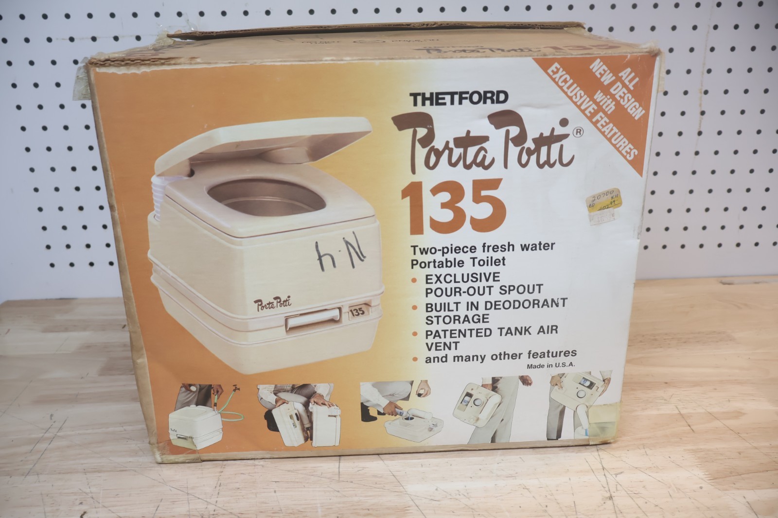 THETFORD PORTA POTTI 135 PORTABLE TOILET COLOR BEACH WHITE W/DOVE BROWN BAND NEW