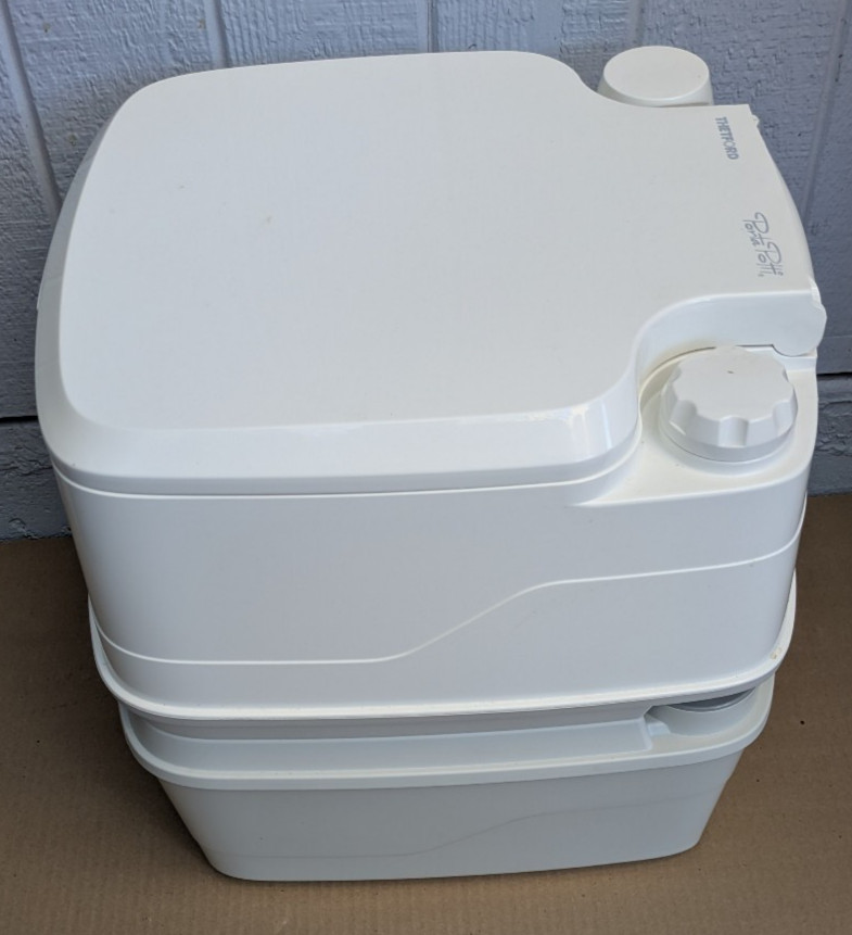 Thetford Porta Potti 5.5 gal Portable Toilet 550P NEVER USED! – Open Box