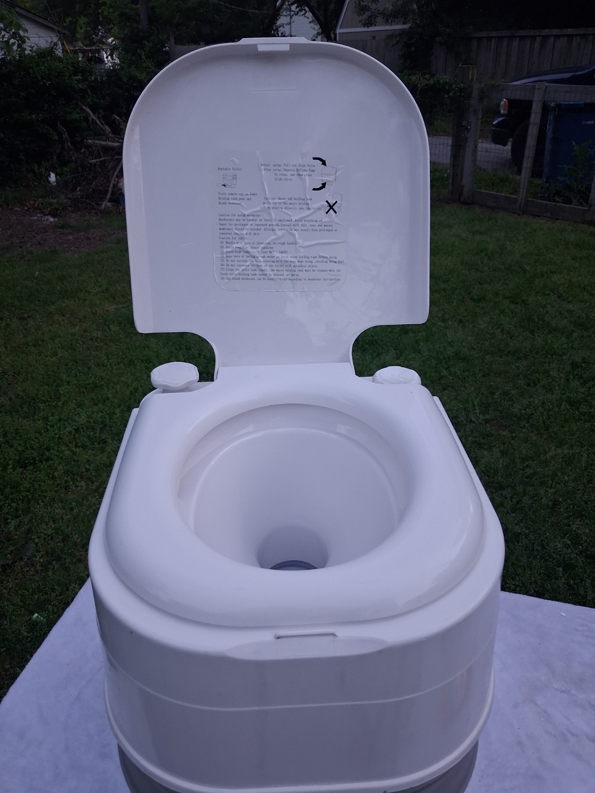 Portable Camping Cassette Toilet White/Gray 5.3gal Waste 2.6gal Water Flush