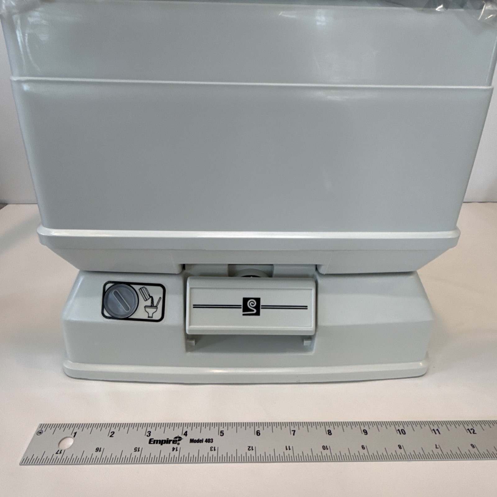 NEW Passport Potty 8L SpaceSaver Portable Toilet #6001 – 2.1 US Gallons USA NIB