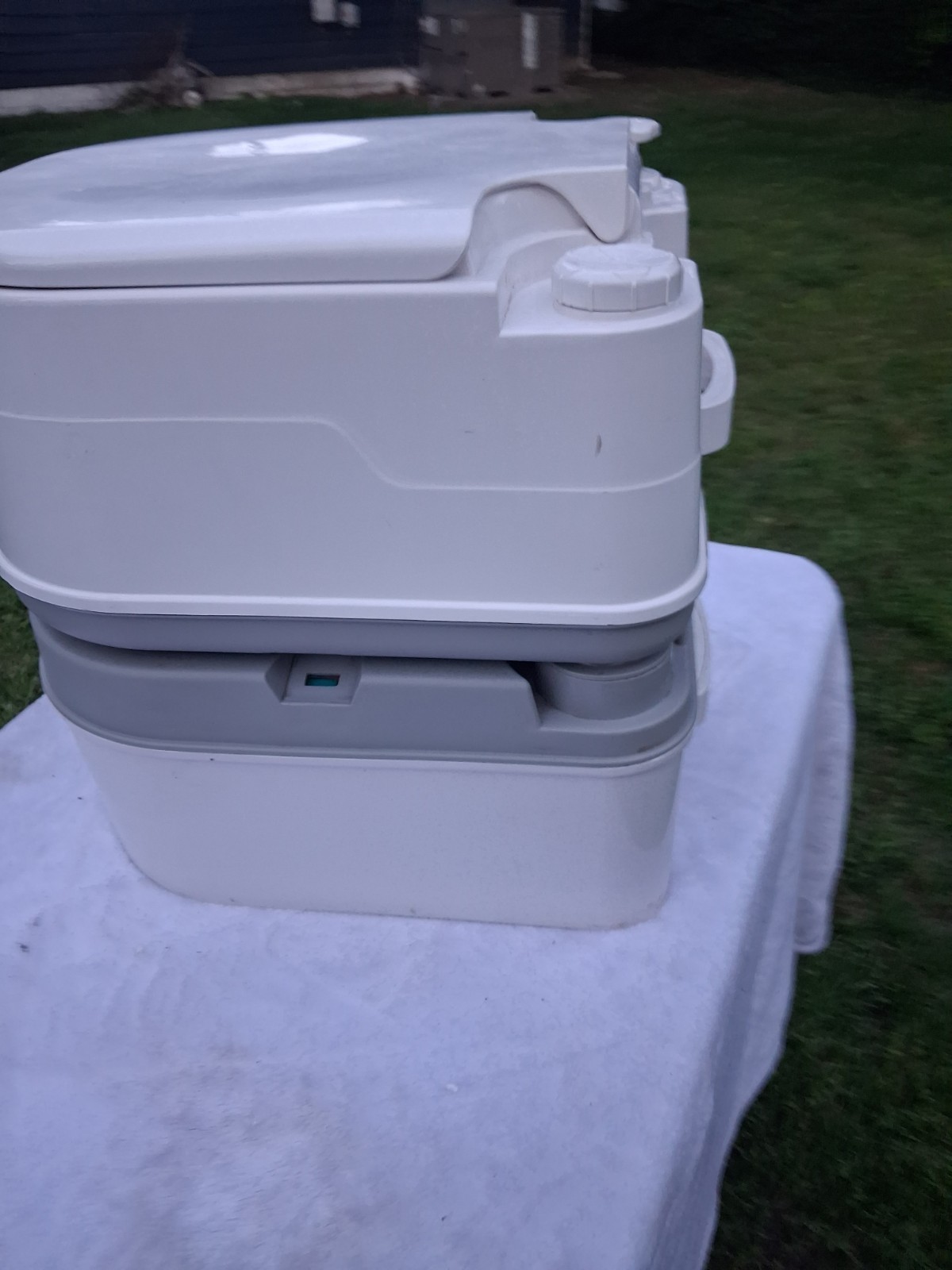 Portable Camping Cassette Toilet White/Gray 5.3gal Waste 2.6gal Water Flush