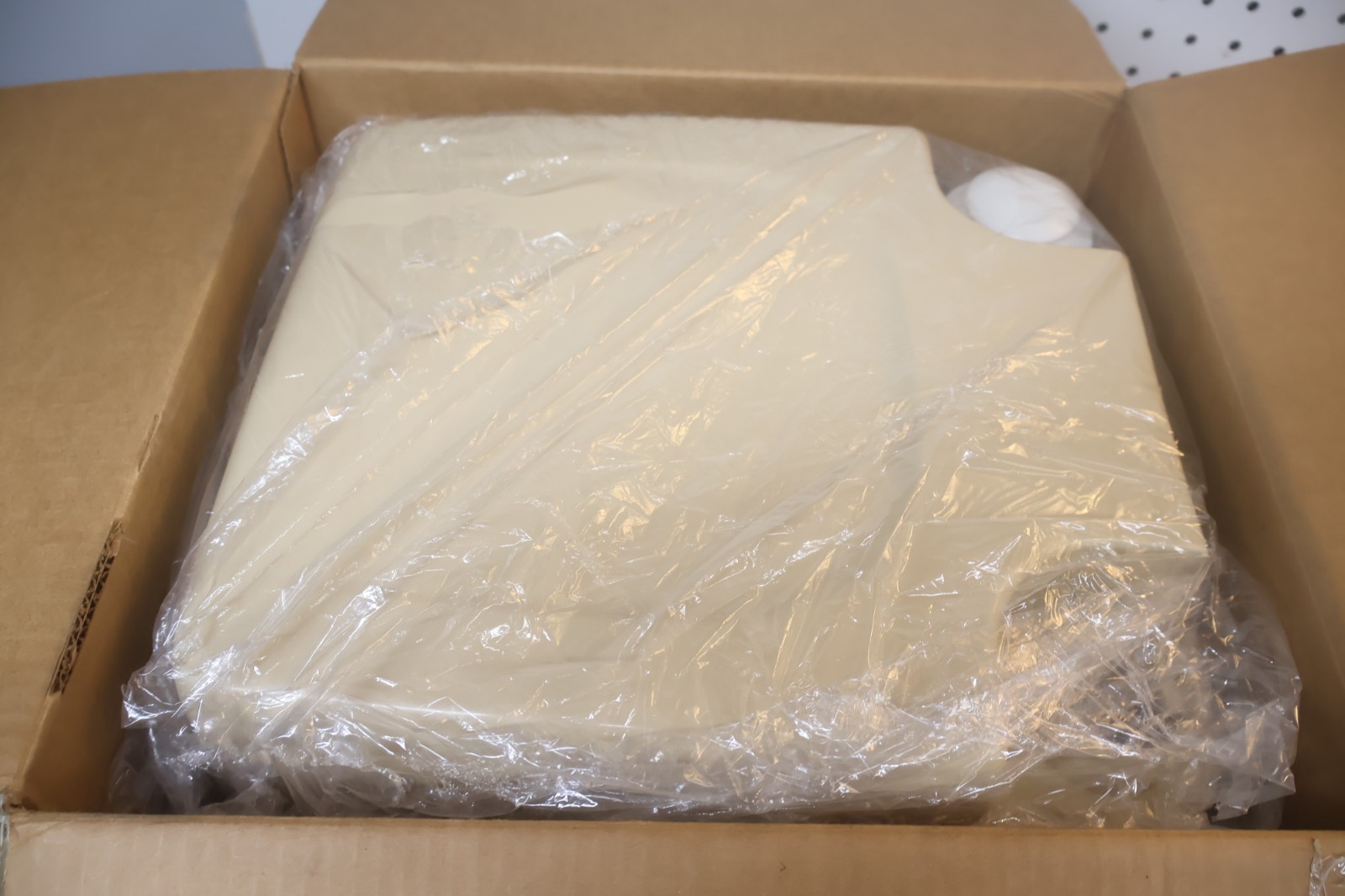 THETFORD PORTA POTTI 135 PORTABLE TOILET COLOR BEACH WHITE W/DOVE BROWN BAND NEW