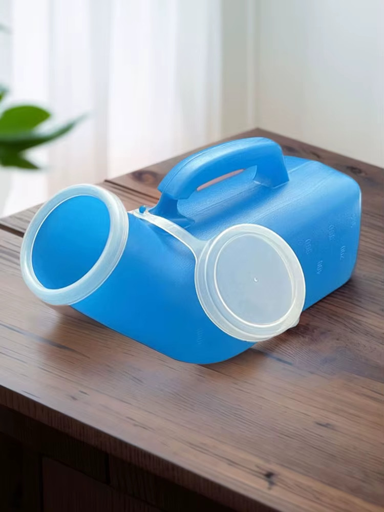 Portable Urinal for Men 40 fl oz Spill Proof Pee Bottle with Lid for Car Travel