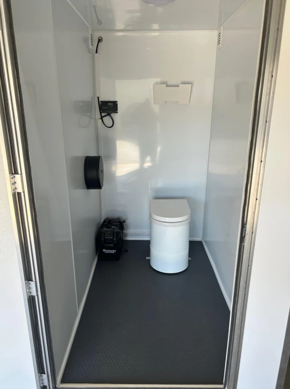 Single Portable Restroom with Waterless Incinerating Toilet No more pump out
