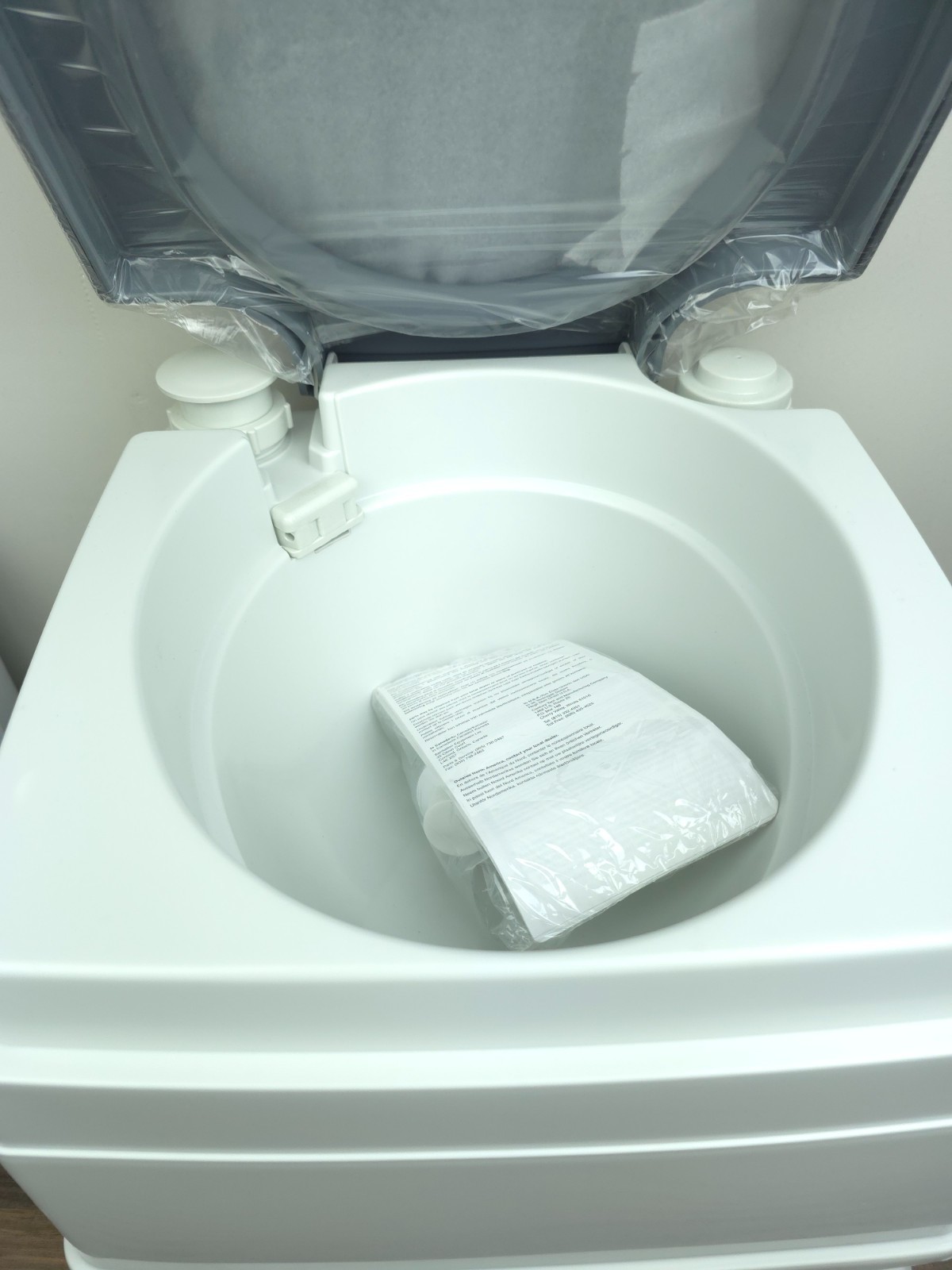 NEW Passport Potty 8L SpaceSaver Portable Toilet #6001 USA