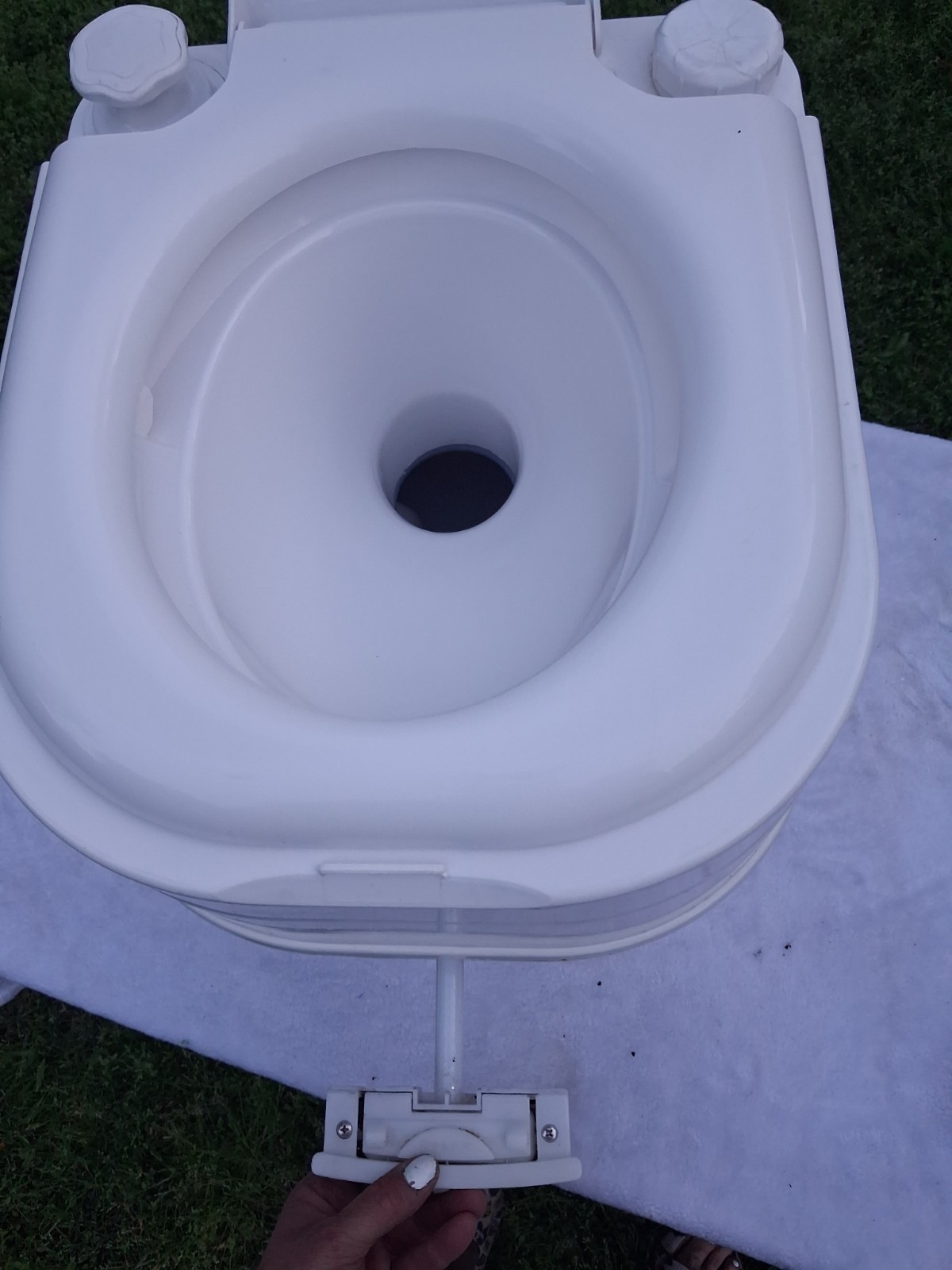 Portable Camping Cassette Toilet White/Gray 5.3gal Waste 2.6gal Water Flush