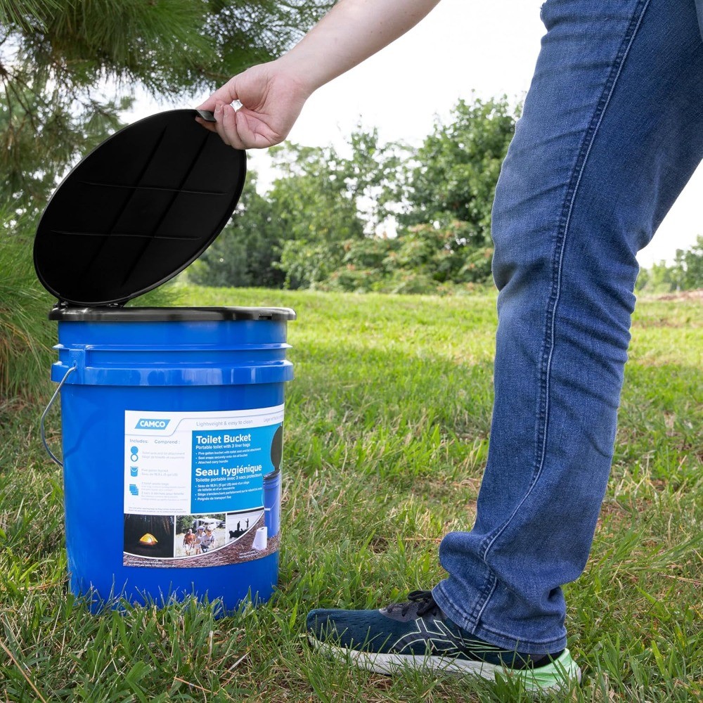 Camco Portable Toilet Bucket with Seat & Lid – 5-Gallon Camping Toilet Handle