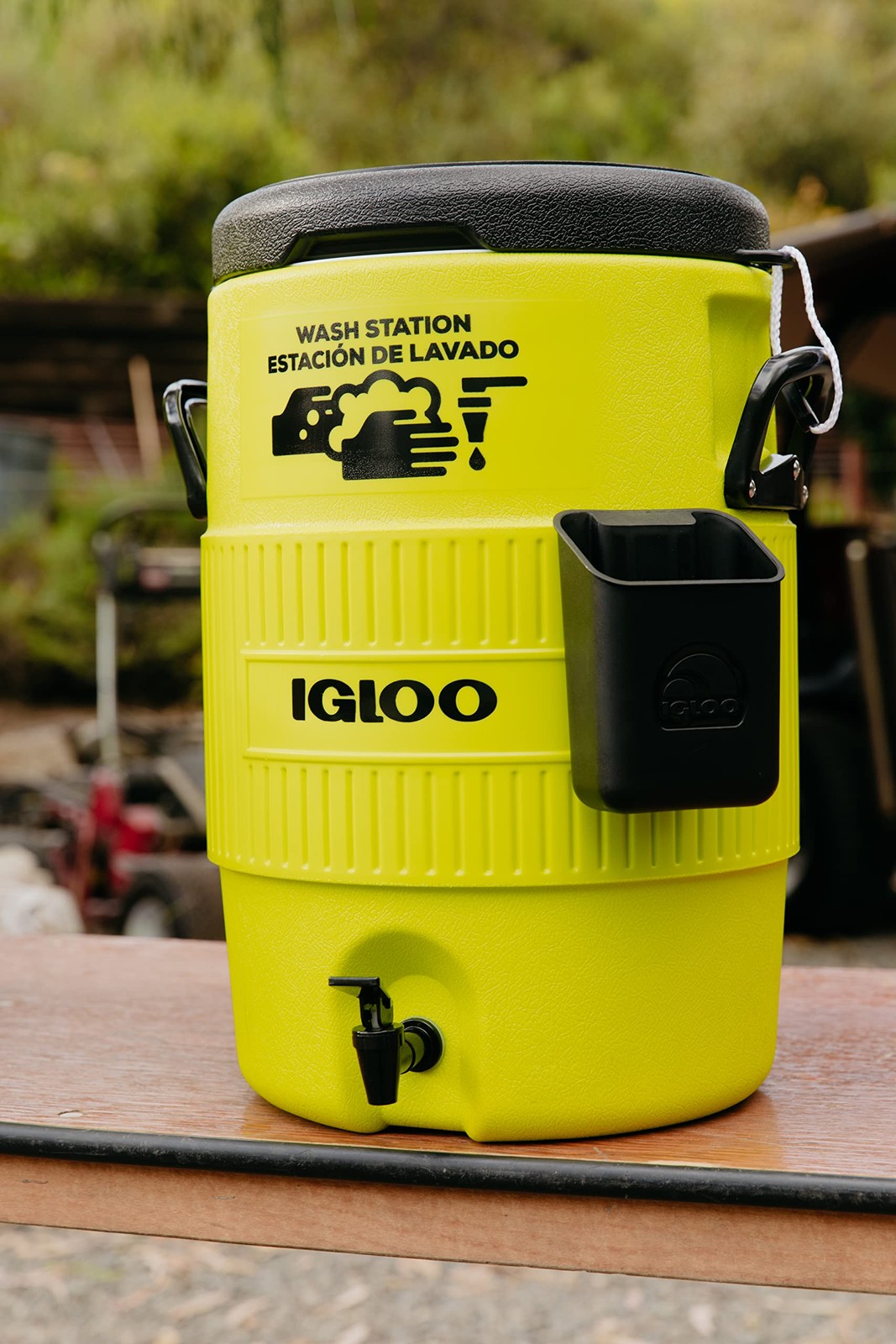 Igloo Hardsided Commerical Acid Green 5Gallon Seat Top Plastic Wash Station