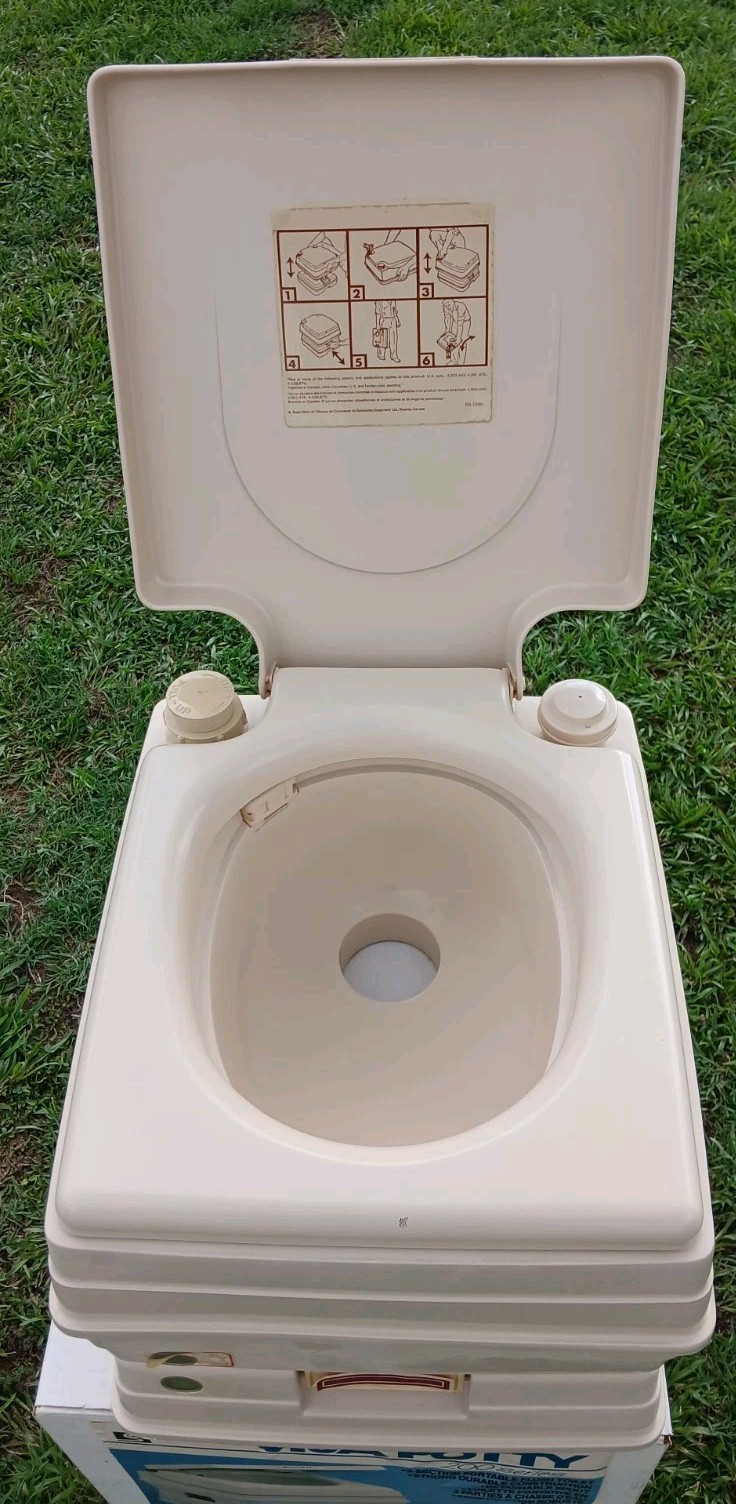 Visa Potty 248 – 200 Series Portable Toilet – 4 Gallons w/ Box – Defect READ