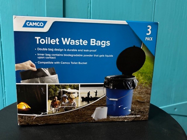 NEW CAMCO 5 GAL TOILET BUCKET W/SEAT + 63 TOILET WASTE BAGS CAMPING HIKING