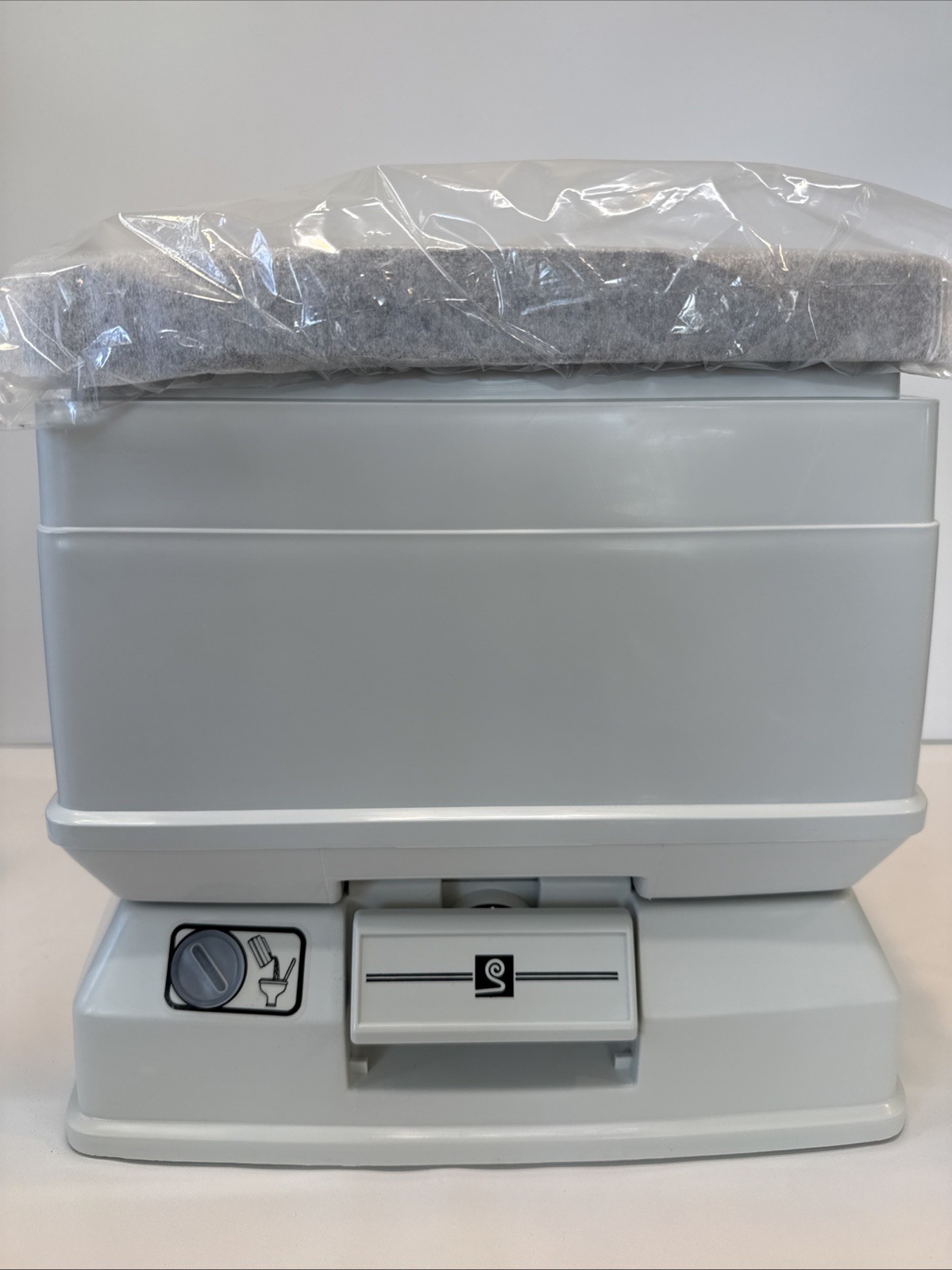 NEW Passport Potty 8L SpaceSaver Portable Toilet #6001 – 2.1 US Gallons USA NIB