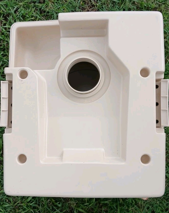 Visa Potty 248 – 200 Series Portable Toilet – 4 Gallons w/ Box – Defect READ