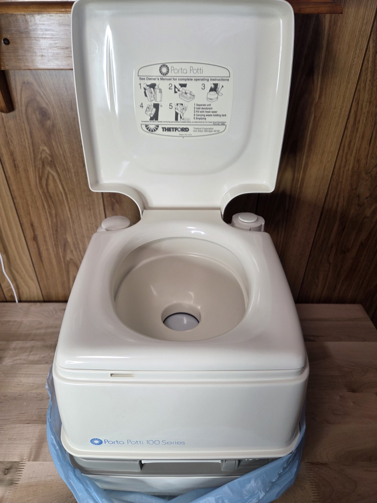 THETFORD PORTA POTTI 155 100 Series USA MADE 2.6 Gallon New Open Box RV Camping