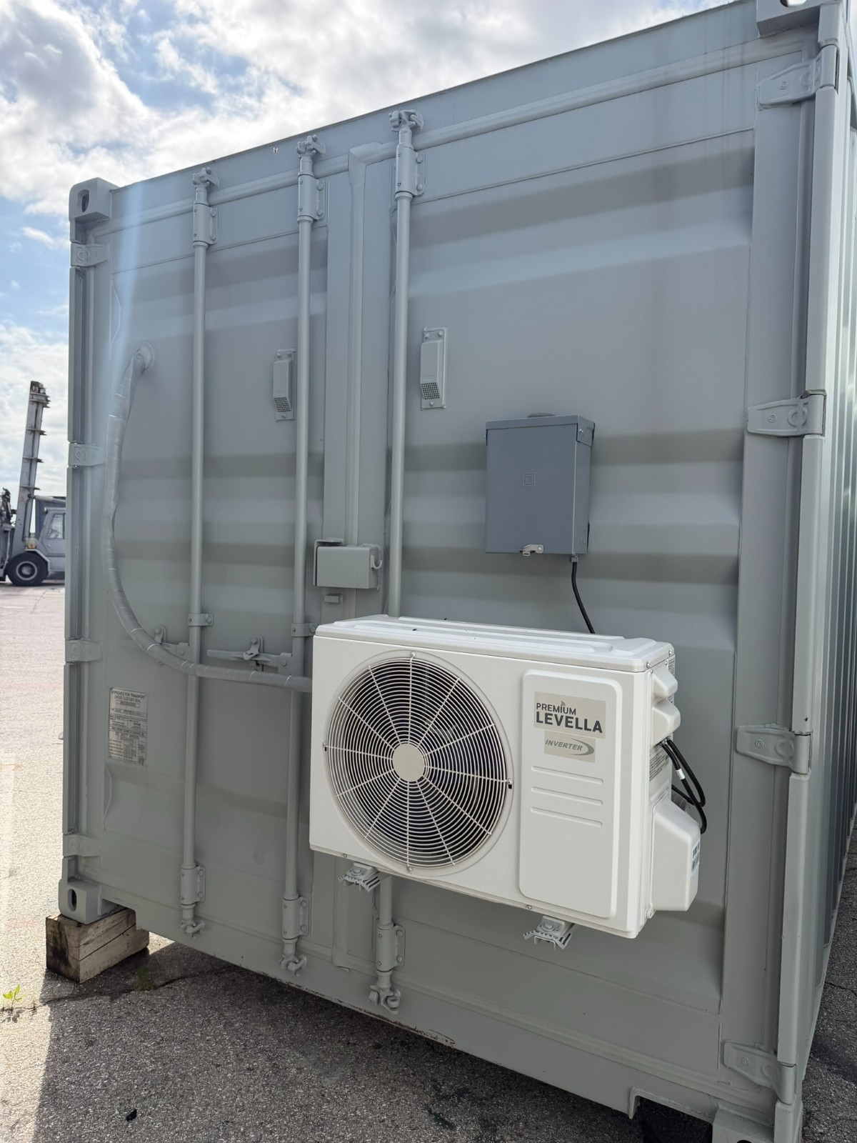 Two Stall 20′ Portable Container Restroom – Firesale