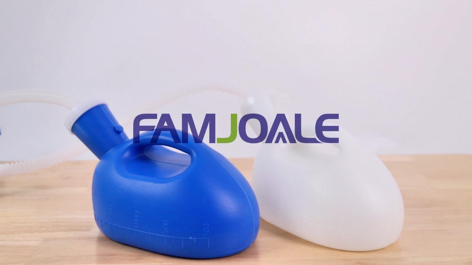 2000ML Portable Urinal Bottle for Men – Spill Proof, Large Pee Container for Tra