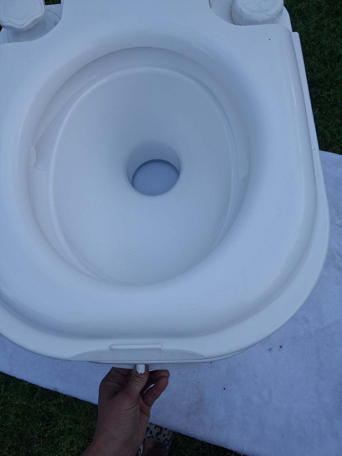 Portable Camping Cassette Toilet White/Gray 5.3gal Waste 2.6gal Water Flush