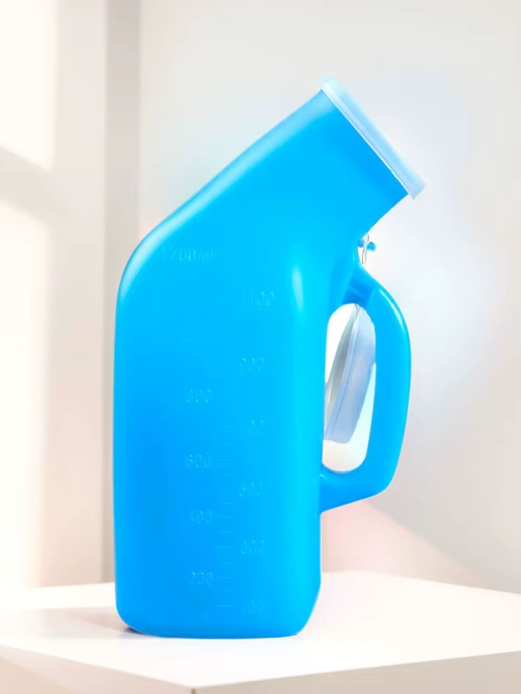 Portable Urinal for Men 40 fl oz Spill Proof Pee Bottle with Lid for Car Travel