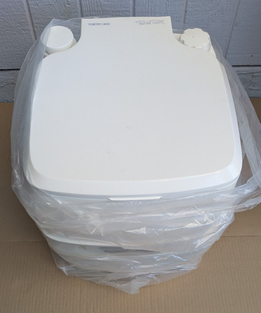 Thetford Porta Potti 5.5 gal Portable Toilet 550P NEVER USED! – Open Box
