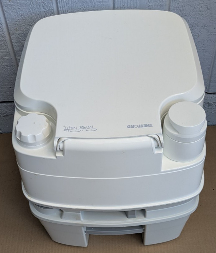 Thetford Porta Potti 5.5 gal Portable Toilet 550P NEVER USED! – Open Box