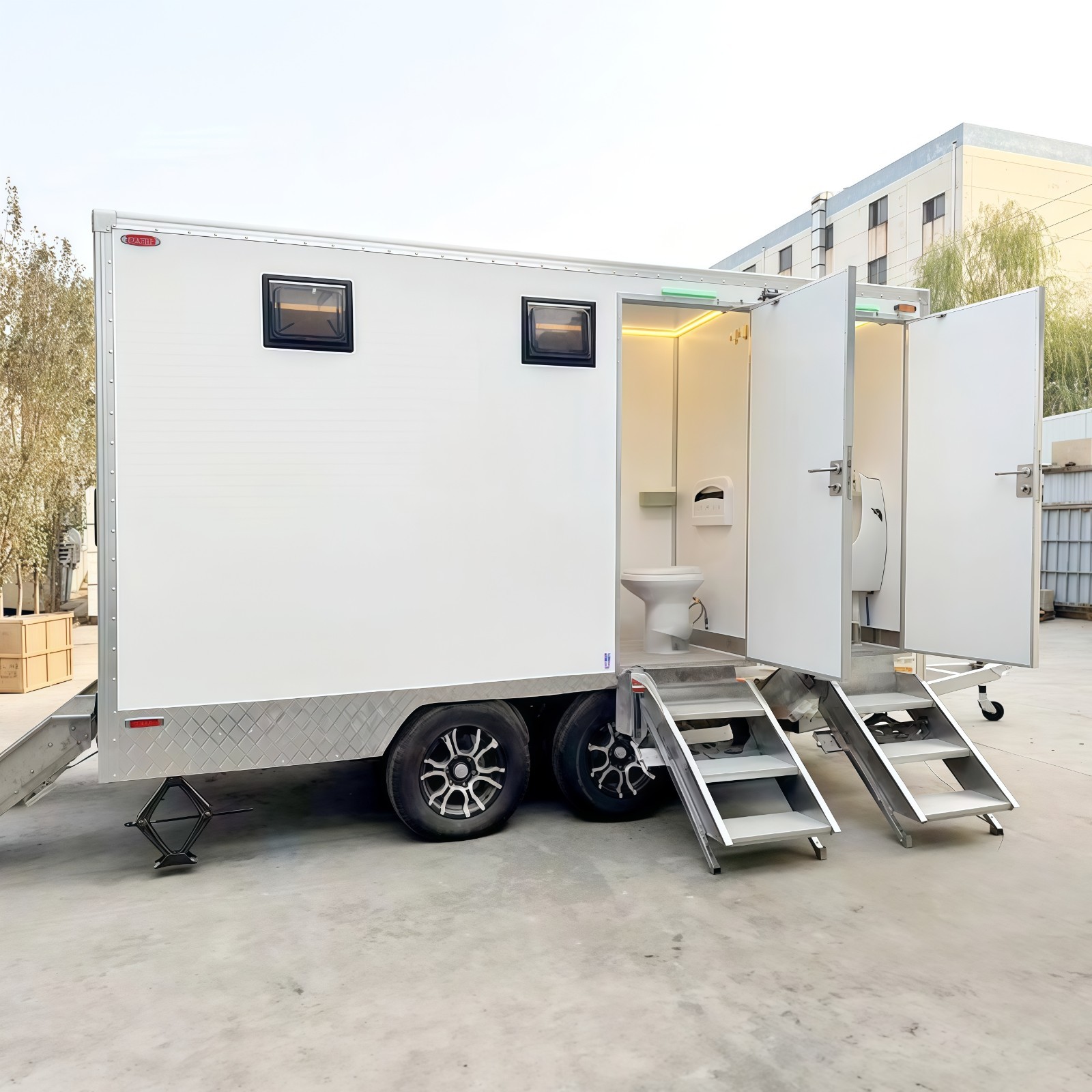 Luxury Mobile Bathroom Trailer Portable Restroom Trailer Mobile Toilet Trailer