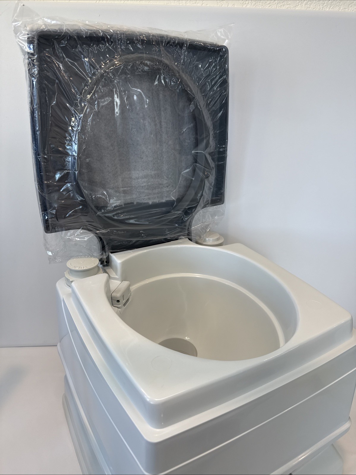 NEW Passport Potty 8L SpaceSaver Portable Toilet #6001 – 2.1 US Gallons USA NIB