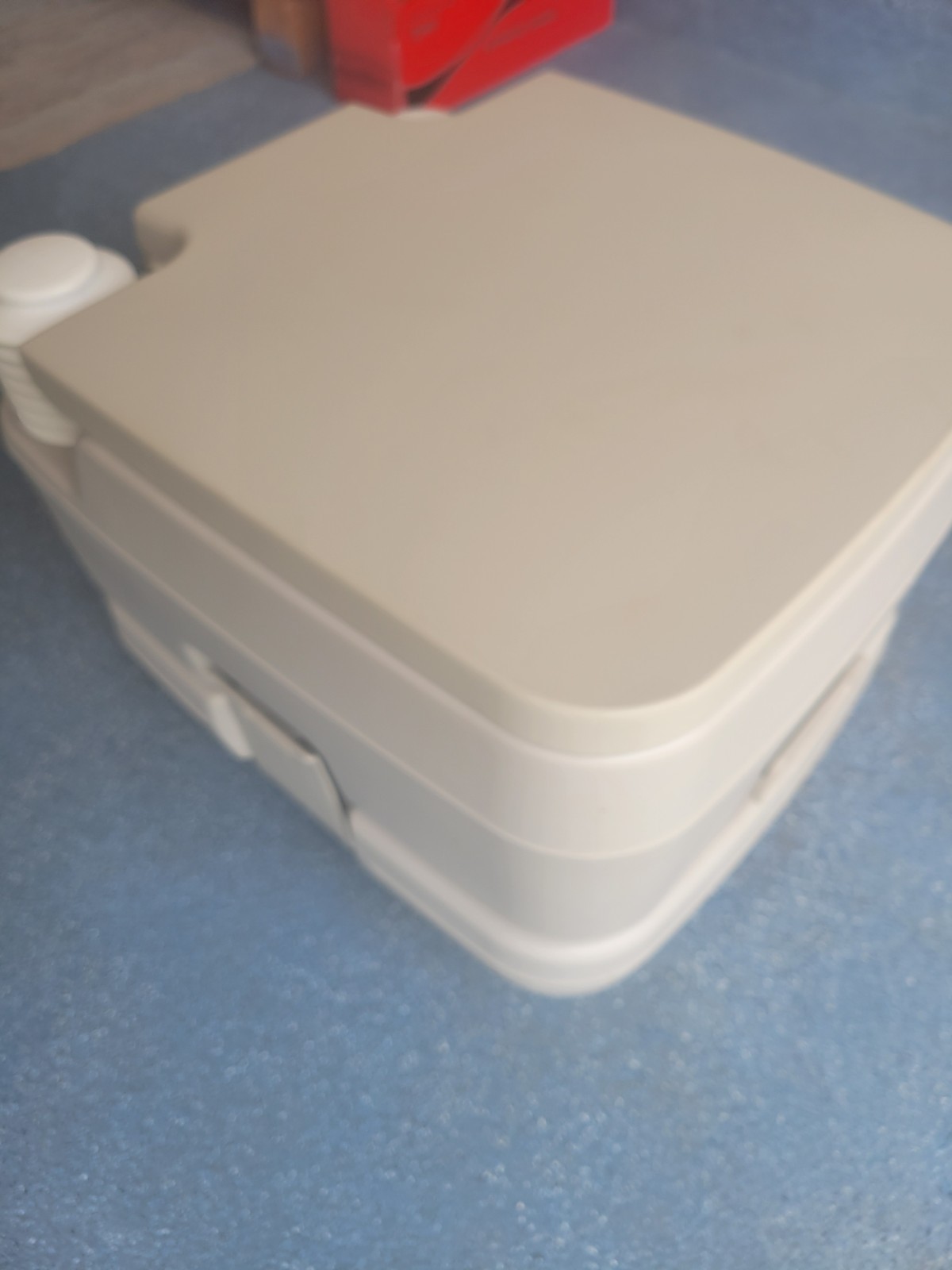 Camco Portable Travel Toilet with Detachable Tank Features 5.3-Gallon Camping