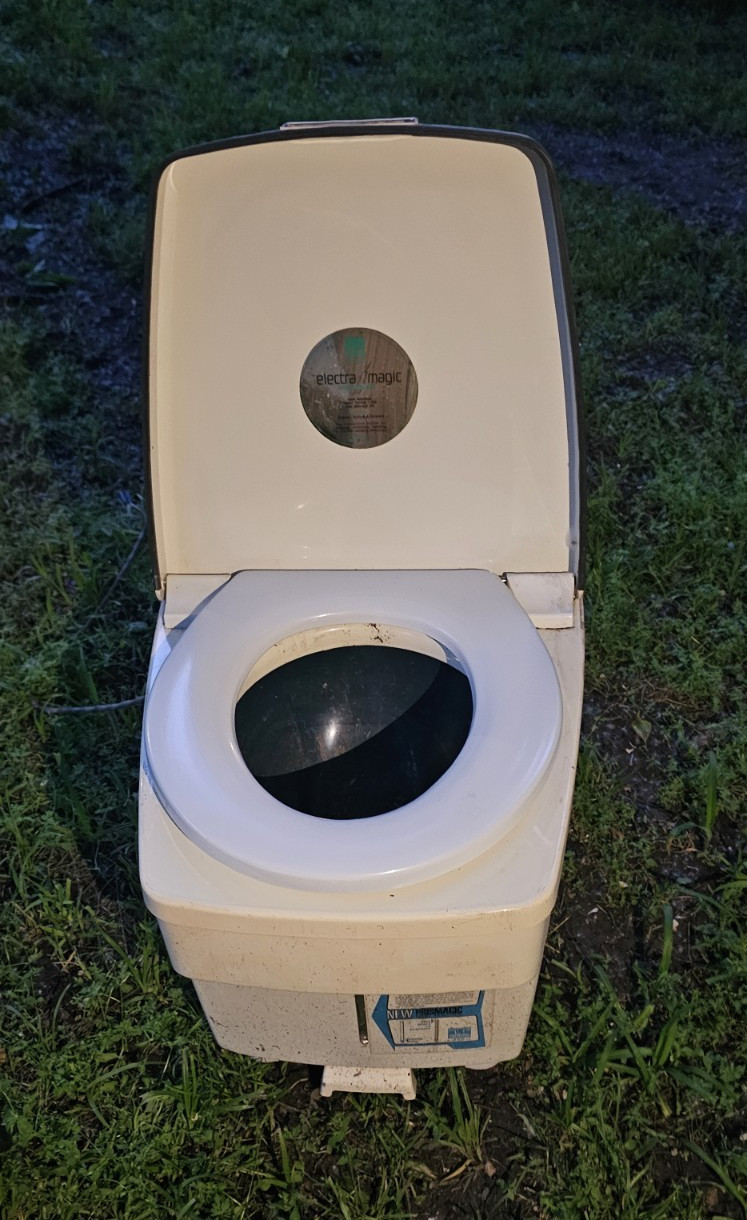 Electra Magic EM-2000 Portable RV Camping Toilet, Gravity Flush, White 2.5/3.5