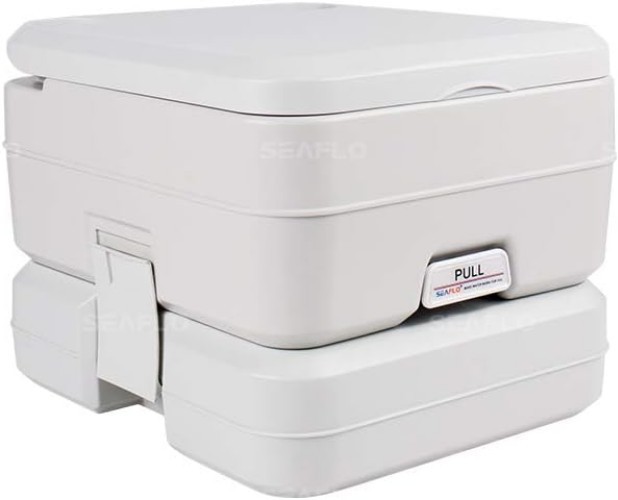 User-Friendly 2.6 Gallon Outdoor Portable Toilet – Easy to Clean and Maintain