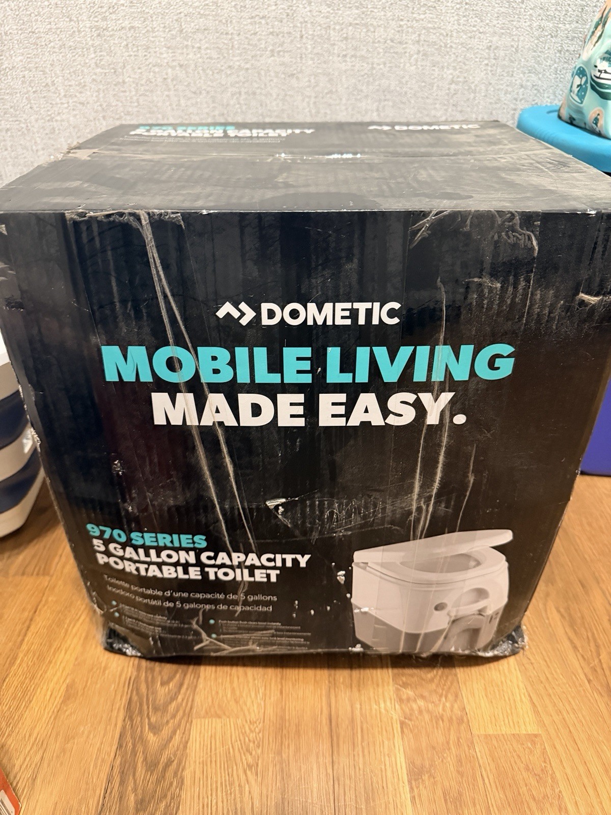 Dometic 970 Series Portable Toilet – 5 Gallon – New In Box