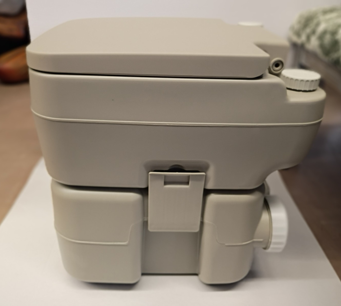 CAMCO Portable Toilet NEW 5.3 Gallon Potty Hand Flush Camping, RV, Hiking, Outdo