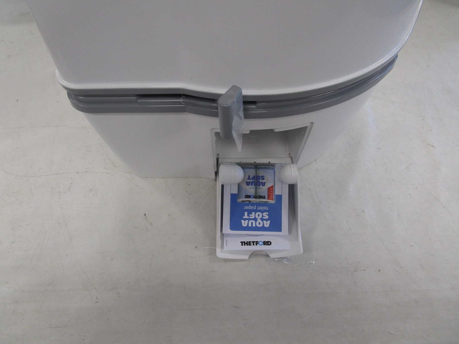 THETFORD PORTA POTTI 565E CURVE PORTABLE TOILET SOFT CLOSE SEAT WHITE 92306