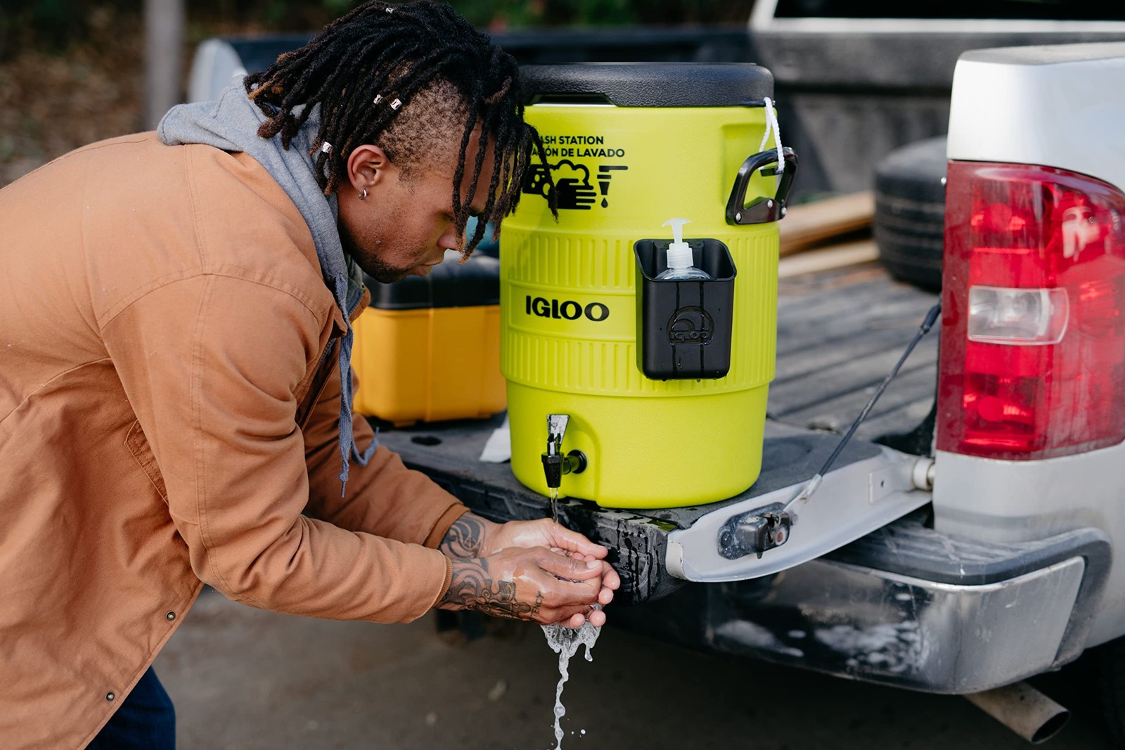 Igloo Hardsided Commerical Acid Green 5Gallon Seat Top Plastic Wash Station